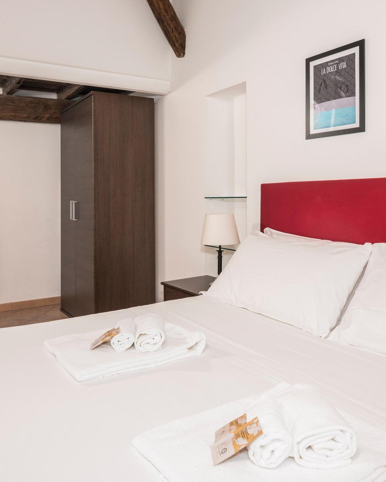Suites Campo De' Fiori - Zen18-19-20 Rome Exterior photo